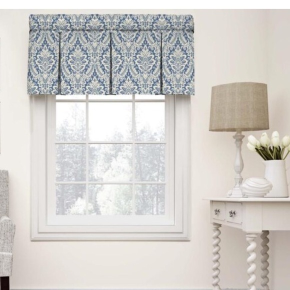 Waverly Donnington 18-in Cornflower Cotton 2/ Rod Pocket Valance - Picture 6 of 9